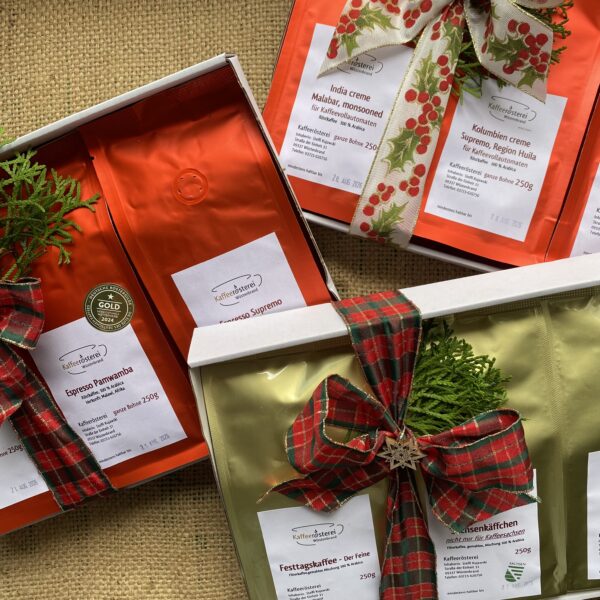 #10 Präsentkarton (1) Kaffeepräsent 10 - Präsentkarton mit 3 x Café Creme Bohne – Bild 2